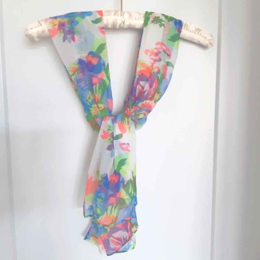 ⭐Host Pick⭐Floral scarf